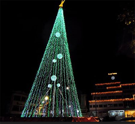 Árbore de Nadal na Praza do Concello Árbore de Nadal na Praza do Concello