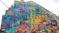 Psicodelia no mural de Paula Fraile Psicodelia no mural de Paula Fraile