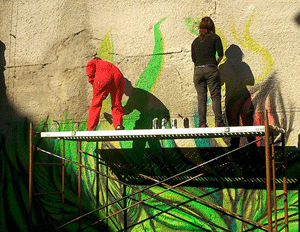 Venanzi e Fraile pintando na rúa do Sol Venanzi e Fraile pintando na rúa do Sol