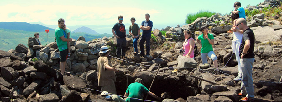Excavación arqueológica en el Castro de Mallou Excavación arqueológica en el Castro de Mallou